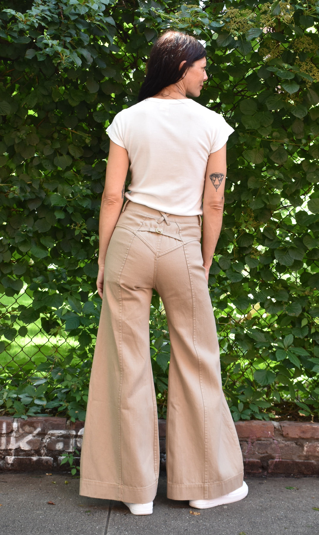 GBU Elephant Bell Bottom Jeans • Khaki Linen Denim – Judi Rosen
