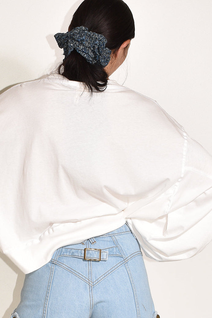 Discover the 100% Organic Cotton Juno: A Loose-Fit Staple Built with Tailored Seams and Effortless Drape
