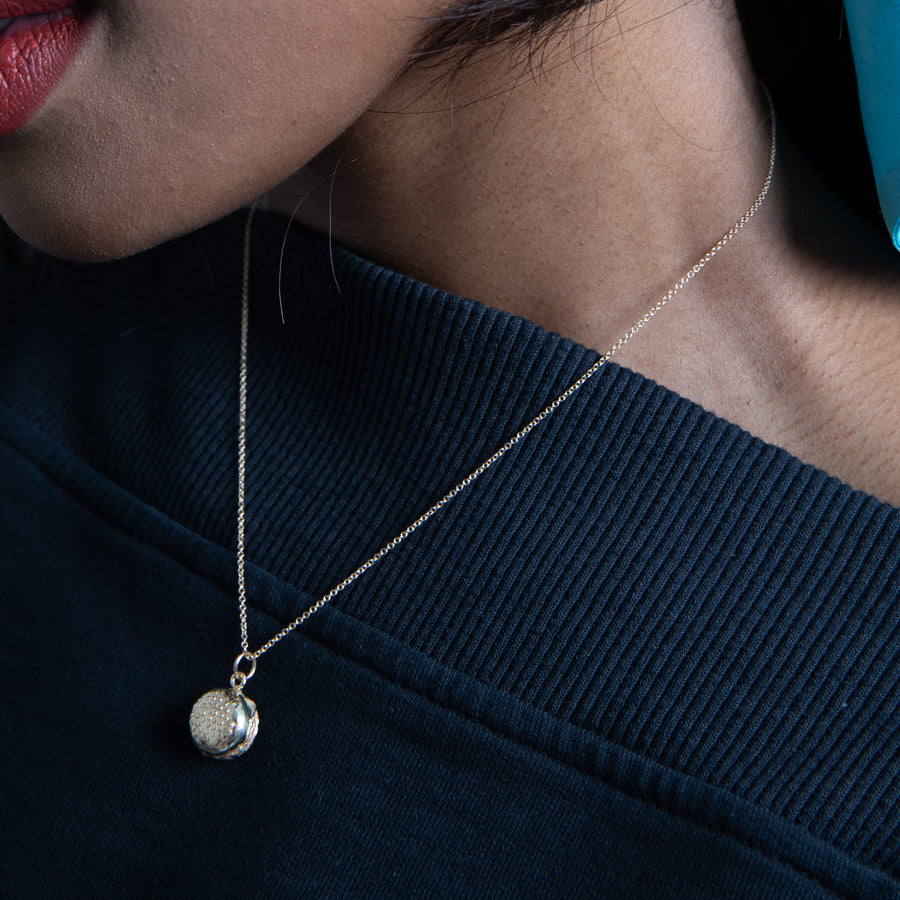 14kt Gold Necklace • Hamburger